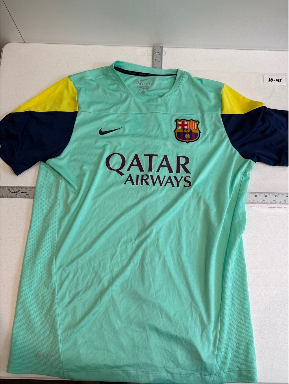 FC BARCELONA SOCCER JERSEY NIKE SIZE XL